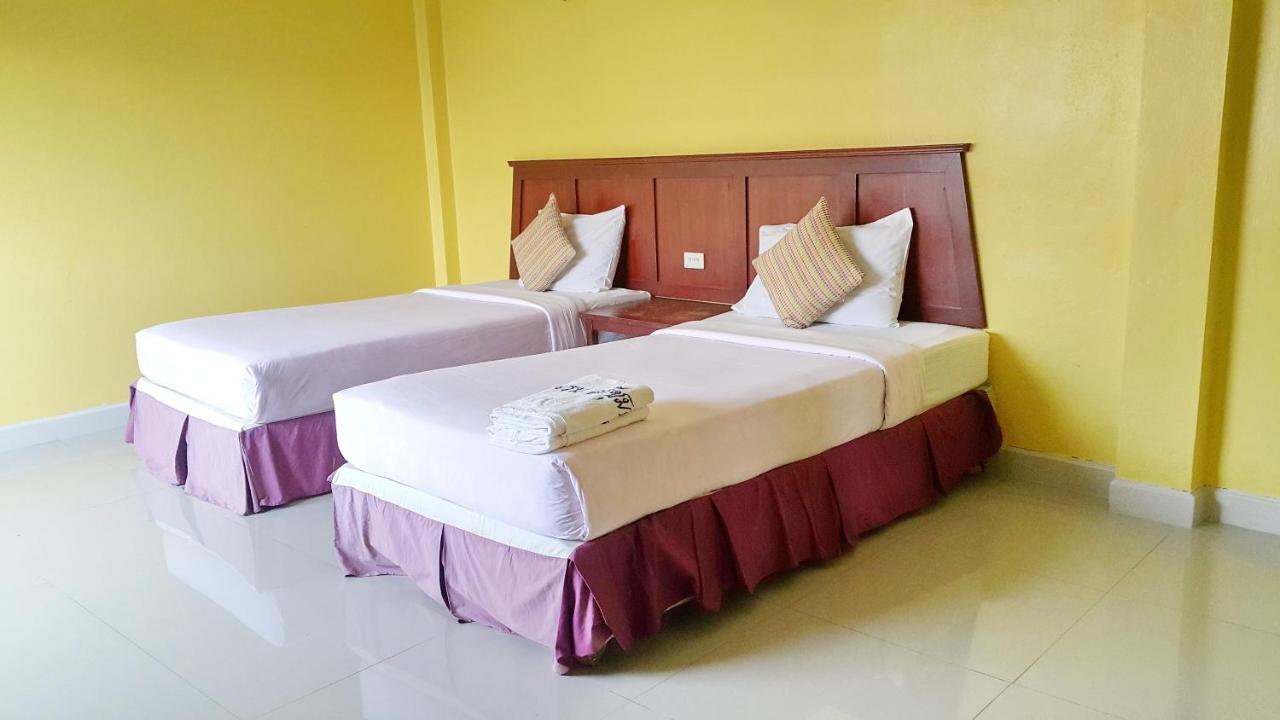 Sri Chumphon Hotel Eksteriør bilde